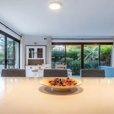 Ponent A * 칼라 라트자다